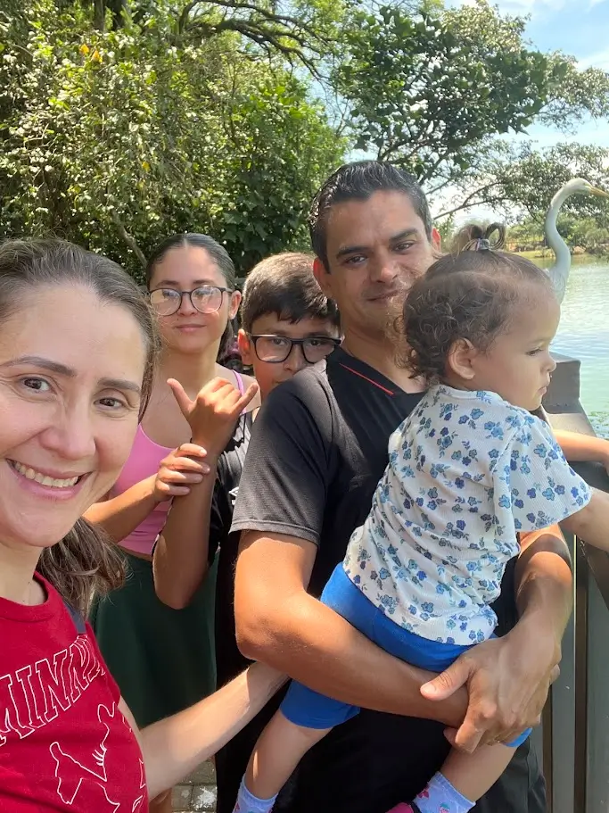 Professora com seu filho no parque — o fim de semana que ela recuperou